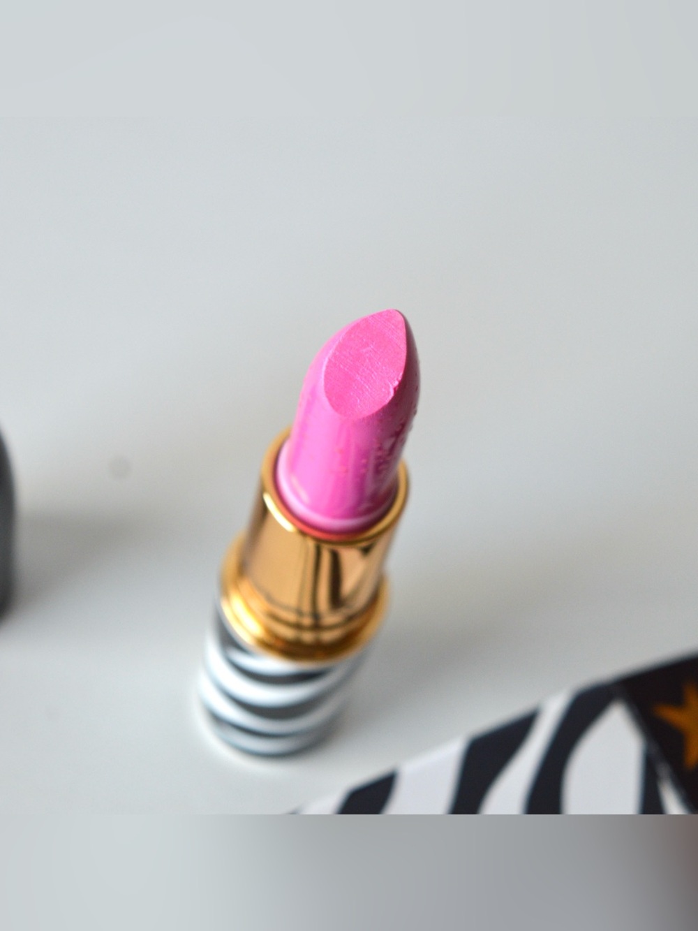 MAC Cosmetics Lipstick *TOO FAB* Limited Edition ULTRA RARE DRESSCAMP 2008 - Picture 5 of 11